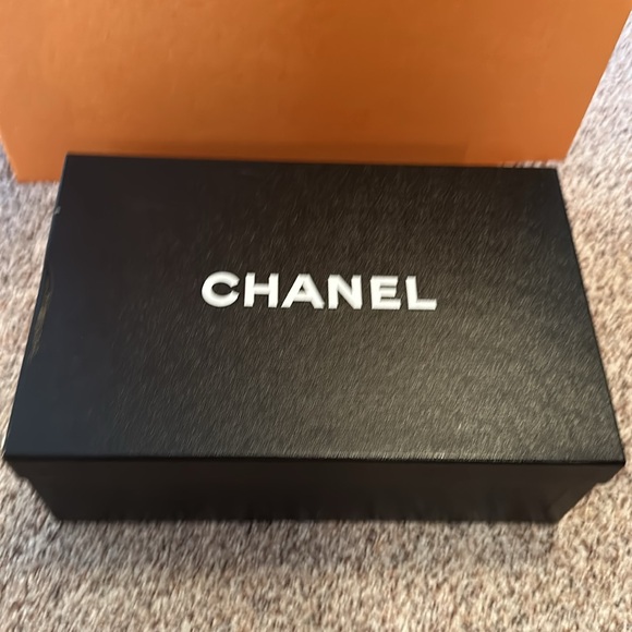 Chanel (Authentic) Leather Sandals - Picture 3 of 10